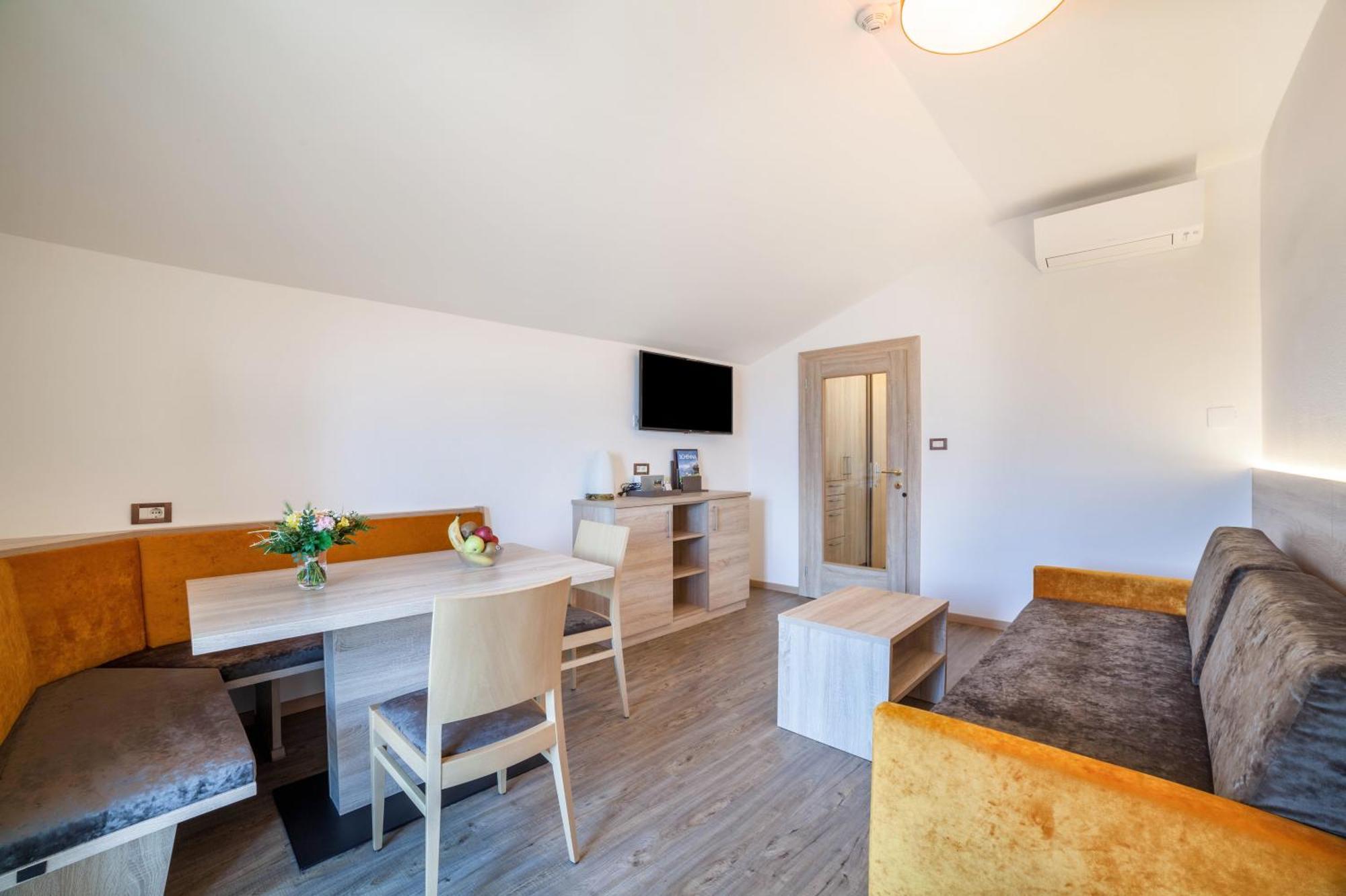 Hotel-Garni Appartement Gartenheim Schenna Eksteriør billede